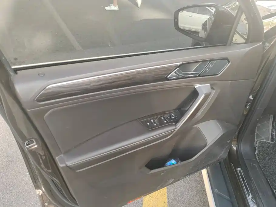 Volkswagen Tiguan L — миниатюра 7