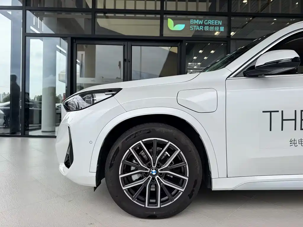 BMW iX1 — миниатюра 4