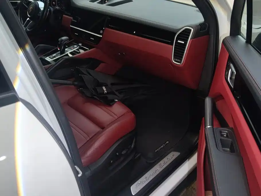 Porsche Cayenne Hybrid — миниатюра 8