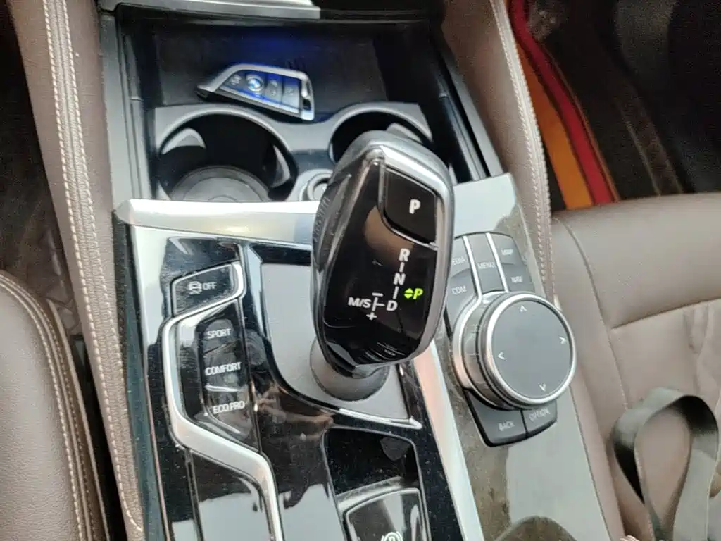 BMW 5 Series — миниатюра 19