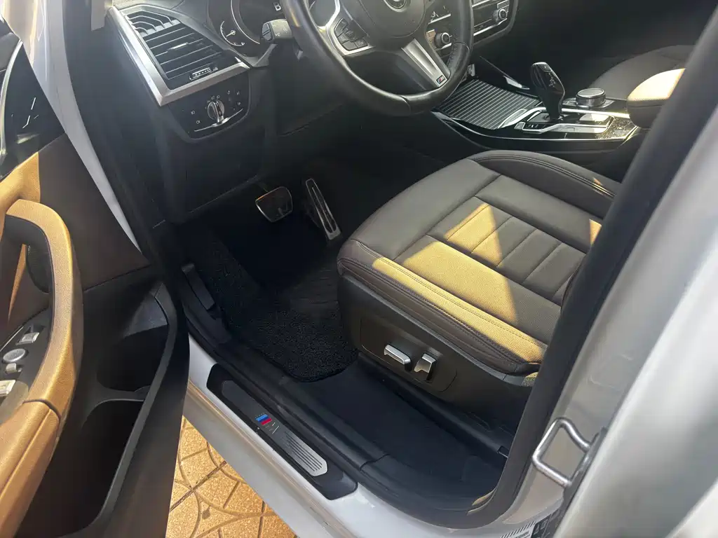 BMW X3 — миниатюра 15