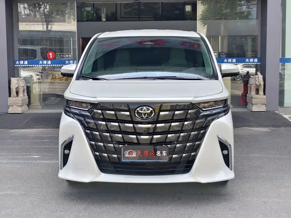 Toyota Alphard — миниатюра 2