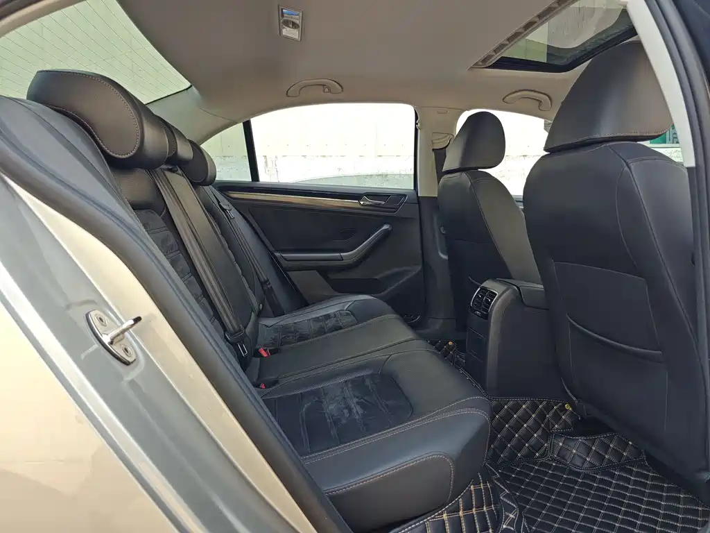 Volkswagen Sagitar — миниатюра 16