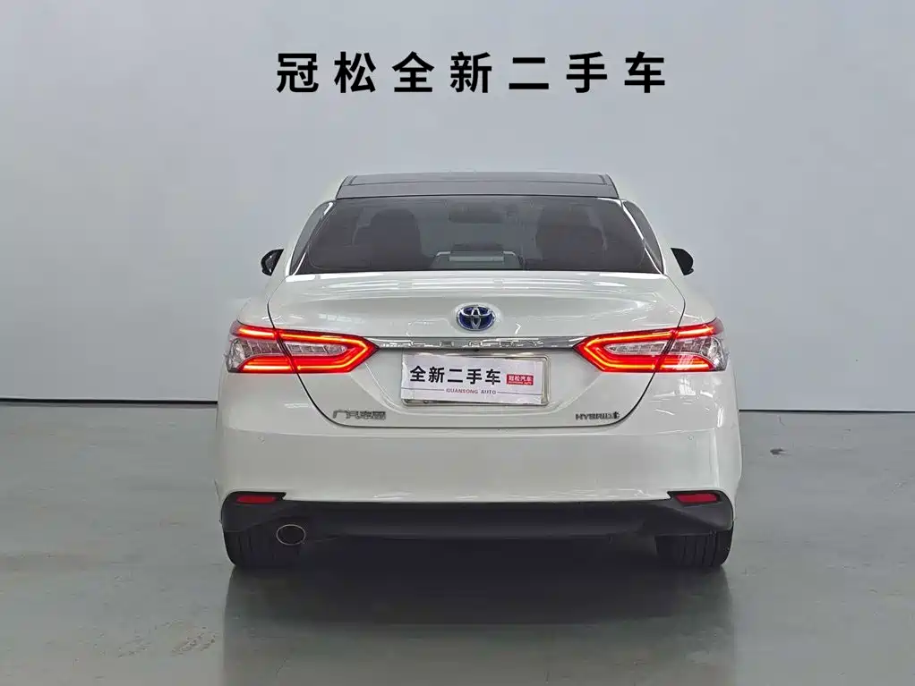 Toyota Camry — миниатюра 5