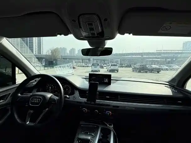 Audi Q7 — миниатюра 6