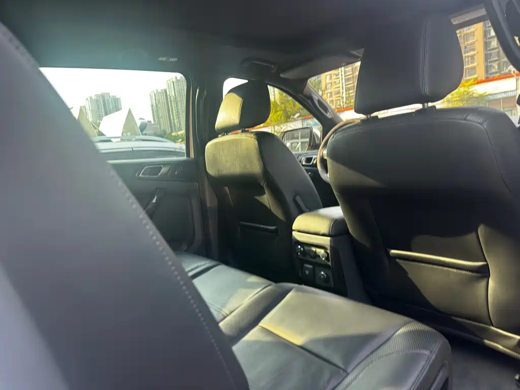 Ford Everest — миниатюра 9