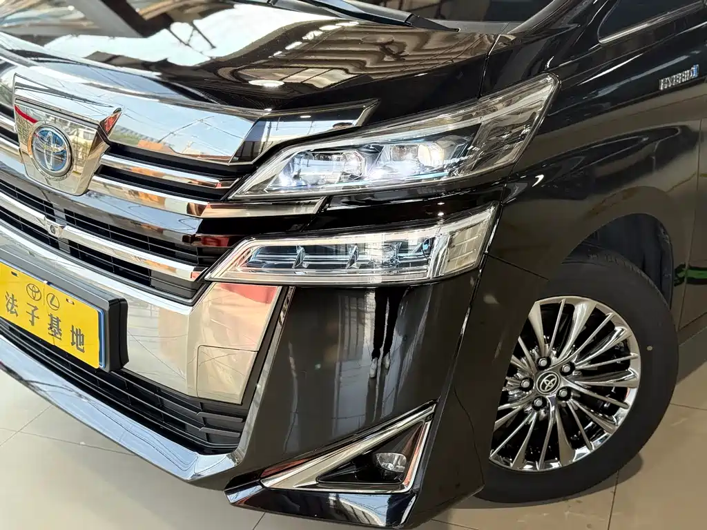 Toyota Vellfire — миниатюра 5