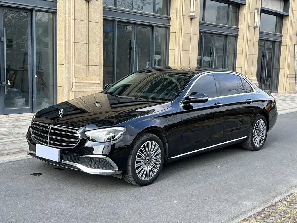 Mercedes-Benz E-Class 2022