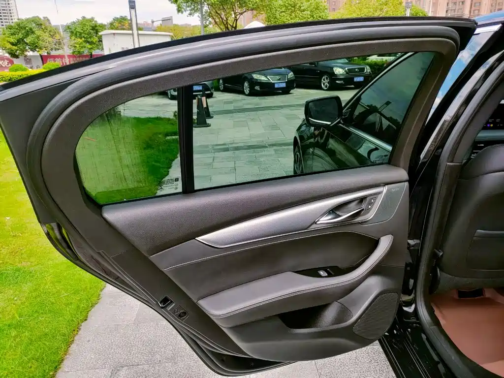 Cadillac CT5 — миниатюра 18