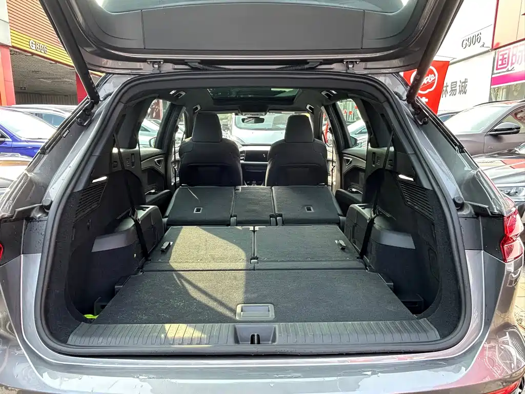 Audi Q5 e-tron — миниатюра 15