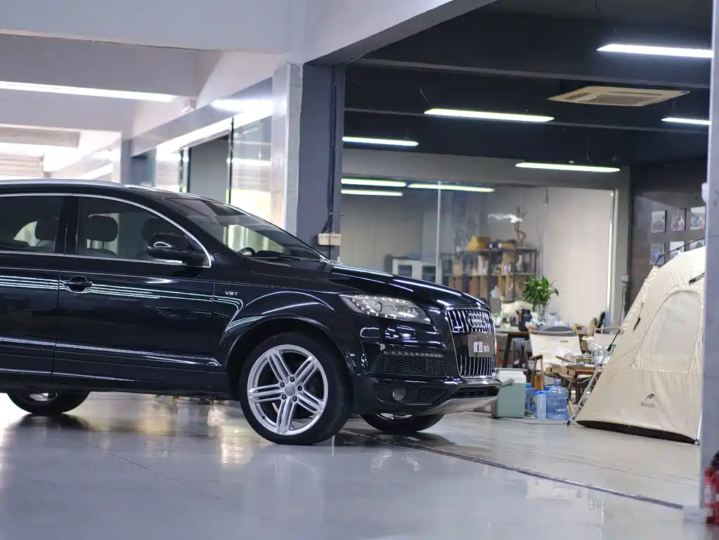 Audi Q7 — миниатюра 9