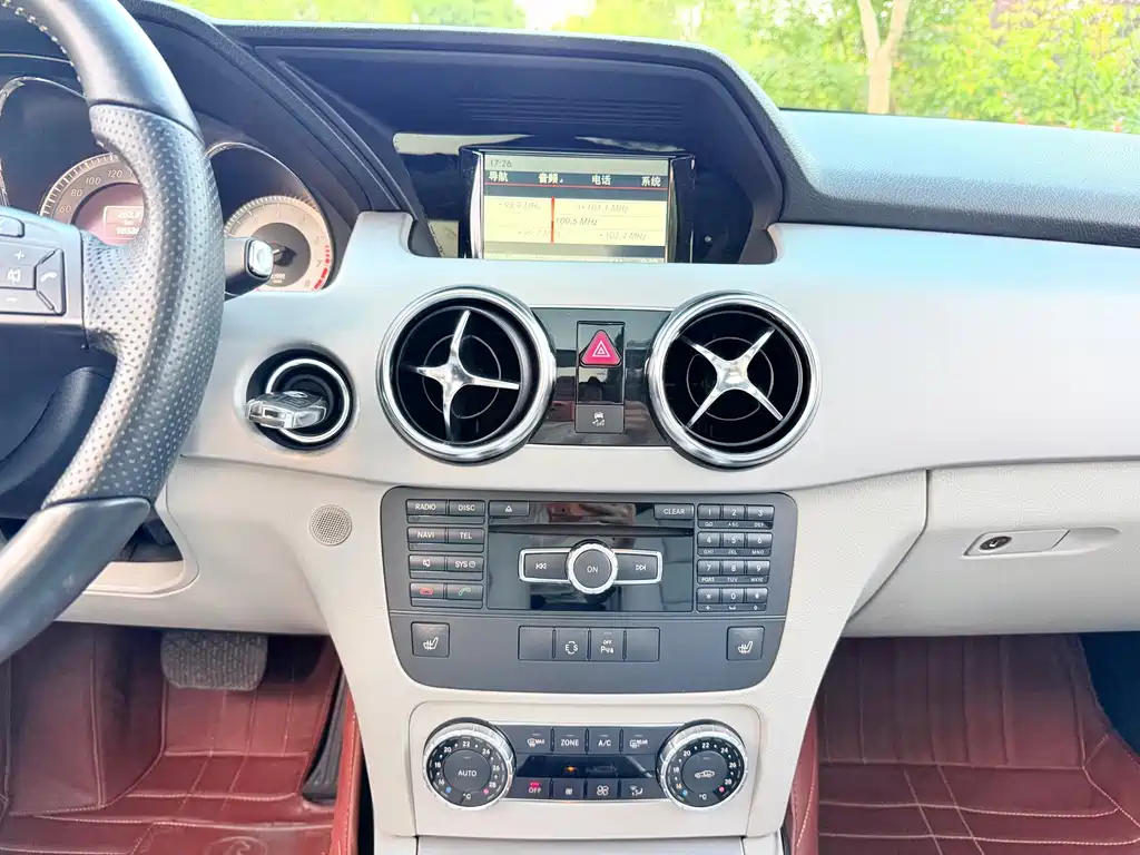 Mercedes-Benz GLK-Class — миниатюра 10