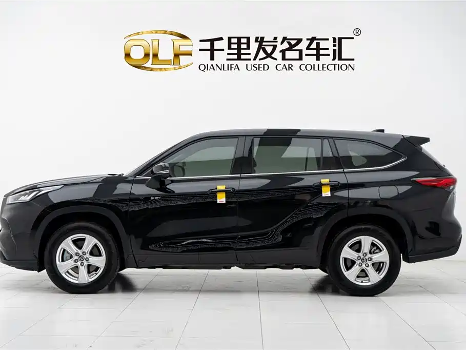 TOYOTA HIGHLANDER