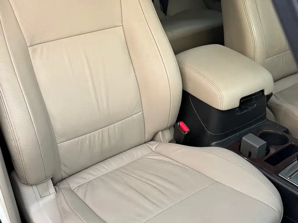 Mitsubishi Pajero (Import) — миниатюра 17