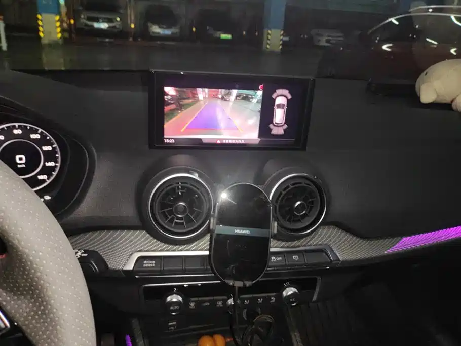 Audi Q2L e-tron — миниатюра 13