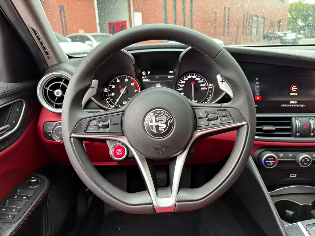 Alfa Romeo Giulia — миниатюра 10