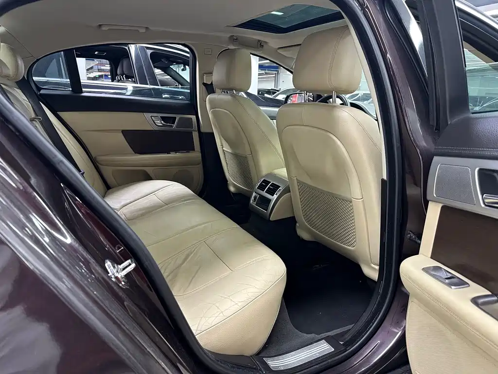 Jaguar XF — миниатюра 17