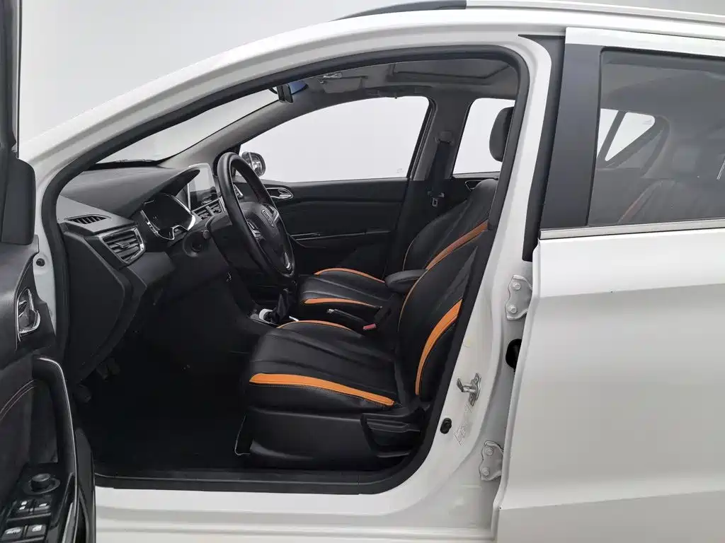 Baojun 310 — миниатюра 10