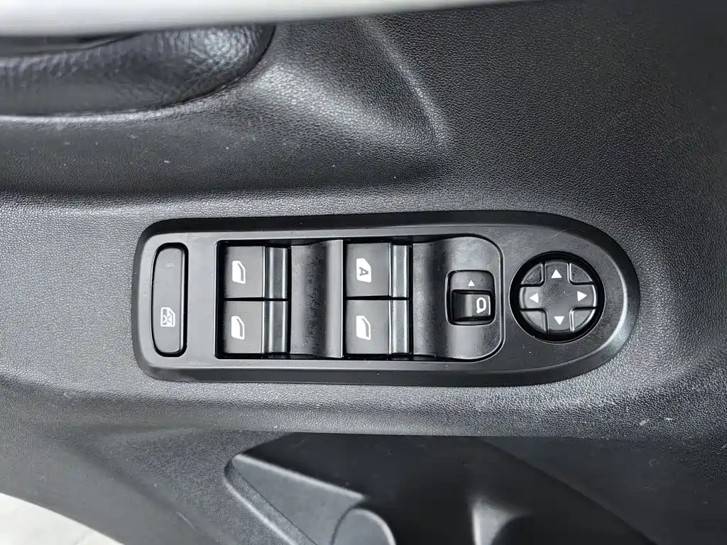Citroen C3-XR — миниатюра 9