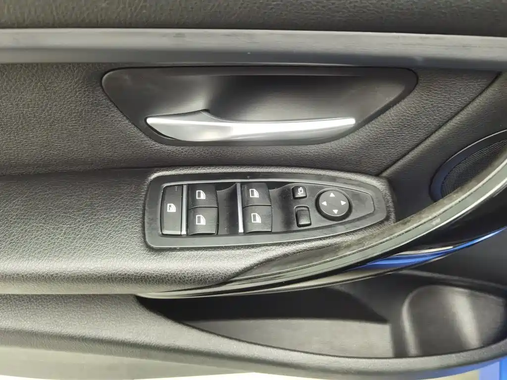 BMW 3 Series — миниатюра 9