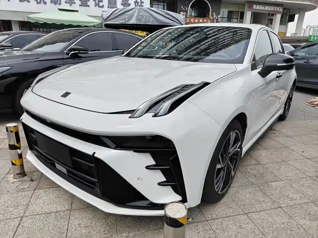2025 Lynk & Co 03