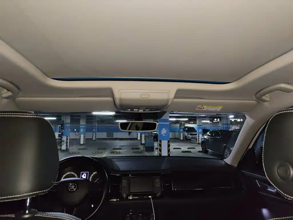 Skoda Kodiaq 2017 TSI330 7 мест Luxury