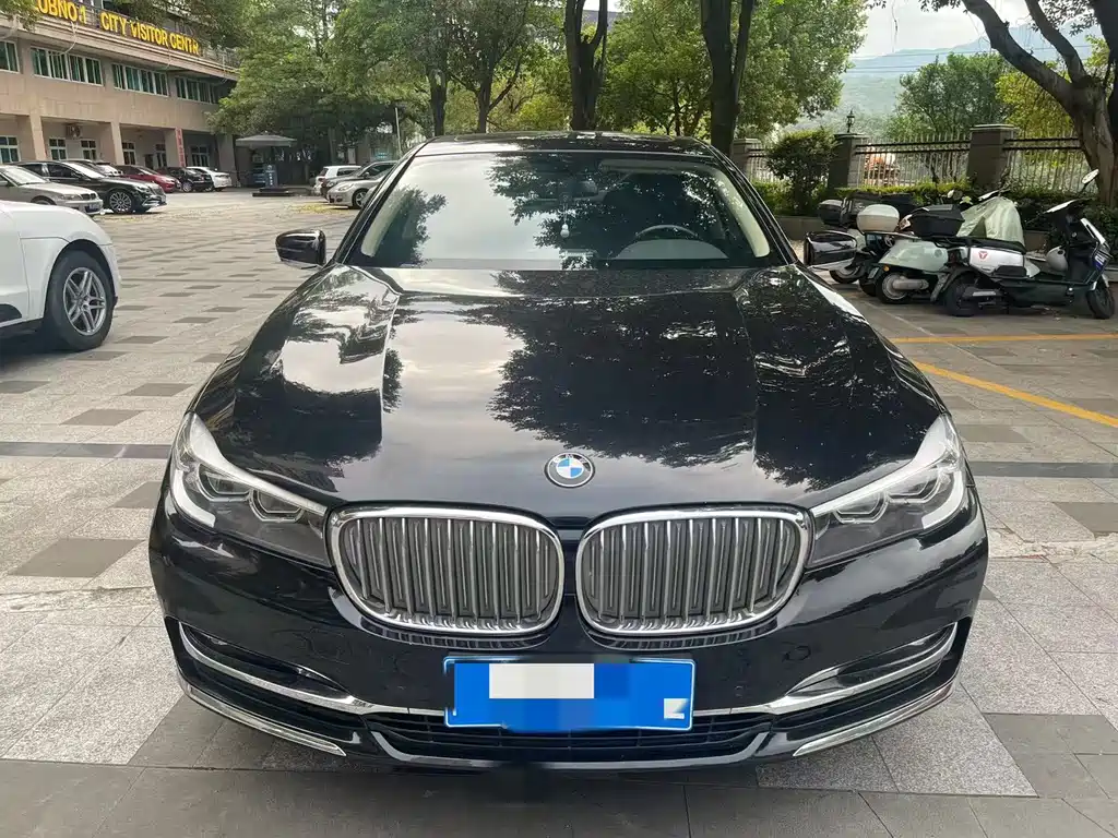 BMW 7 Series — миниатюра 2