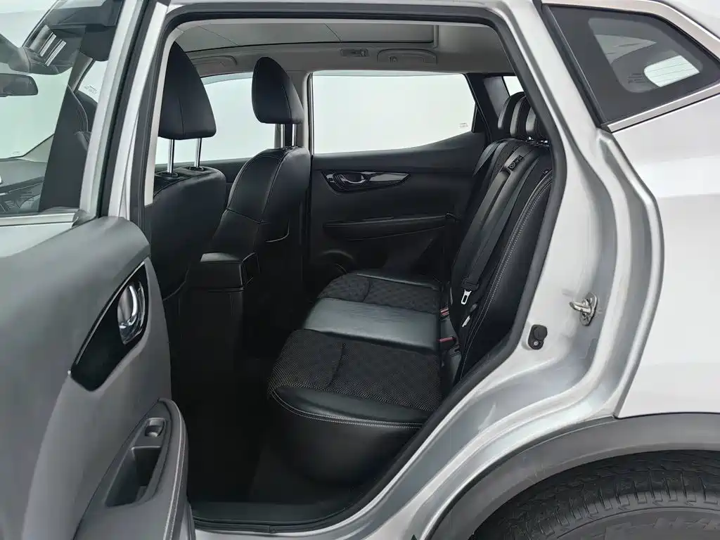 Nissan Qashqai — миниатюра 15
