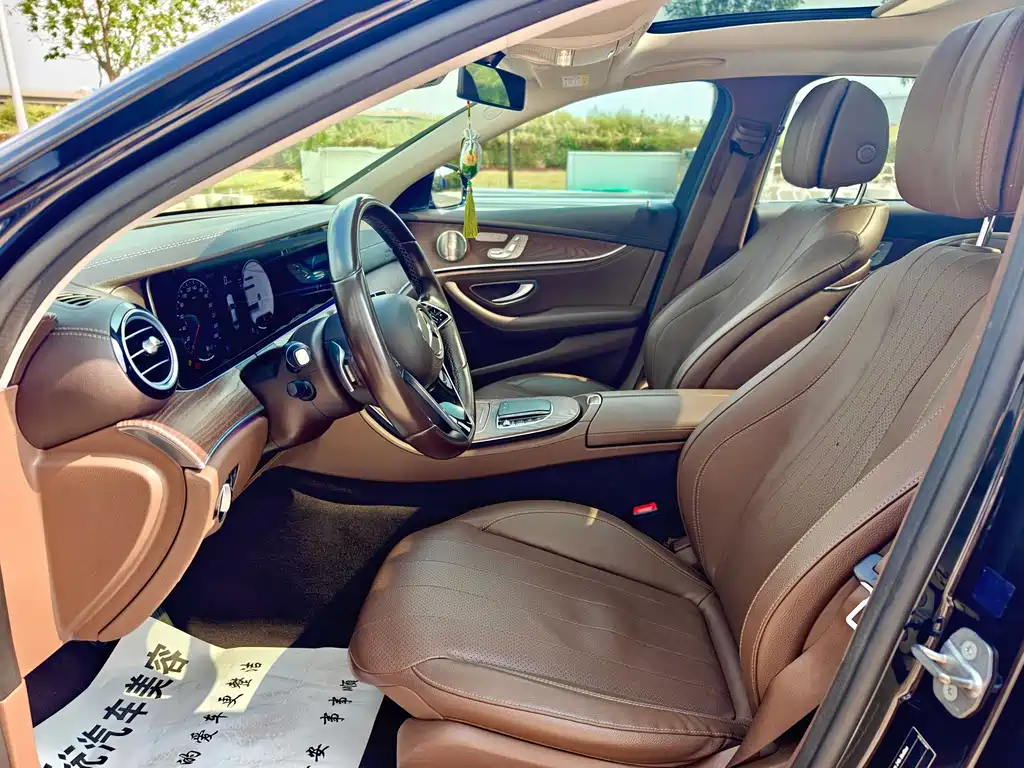 Mercedes-Benz E-Class — миниатюра 9