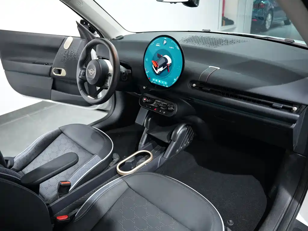 MINI MINI COOPER EV — миниатюра 7