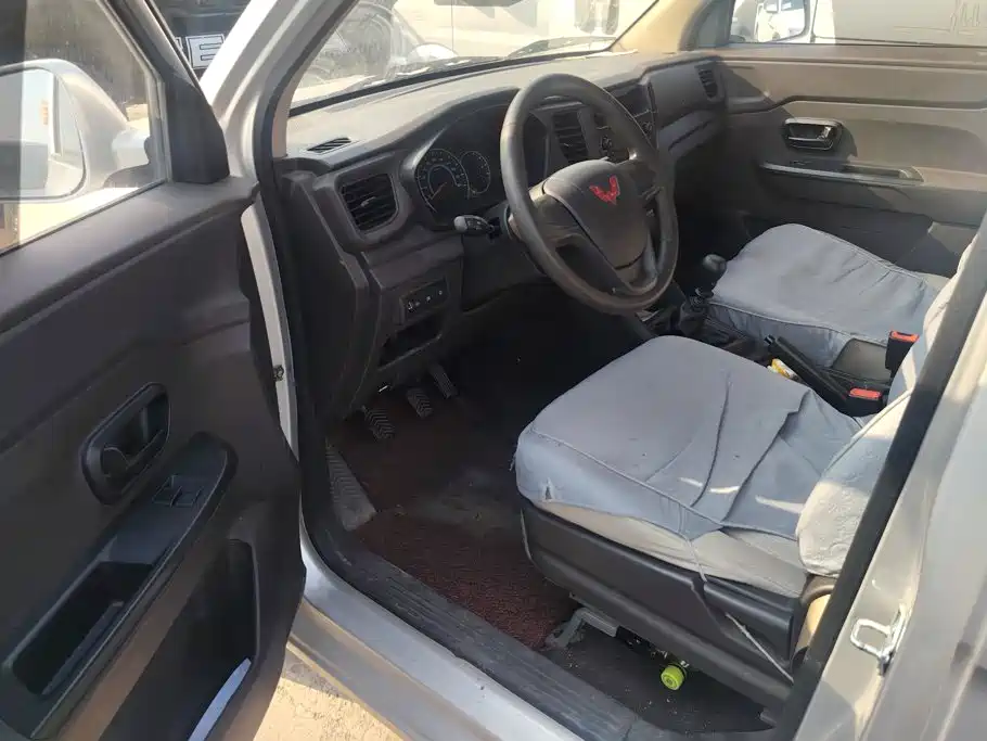 Wuling Hongguang V — миниатюра 9