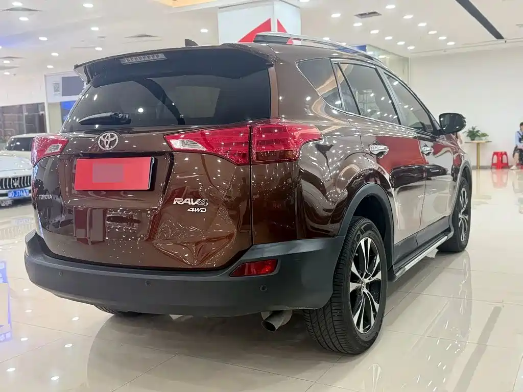 Toyota RAV4 — миниатюра 13