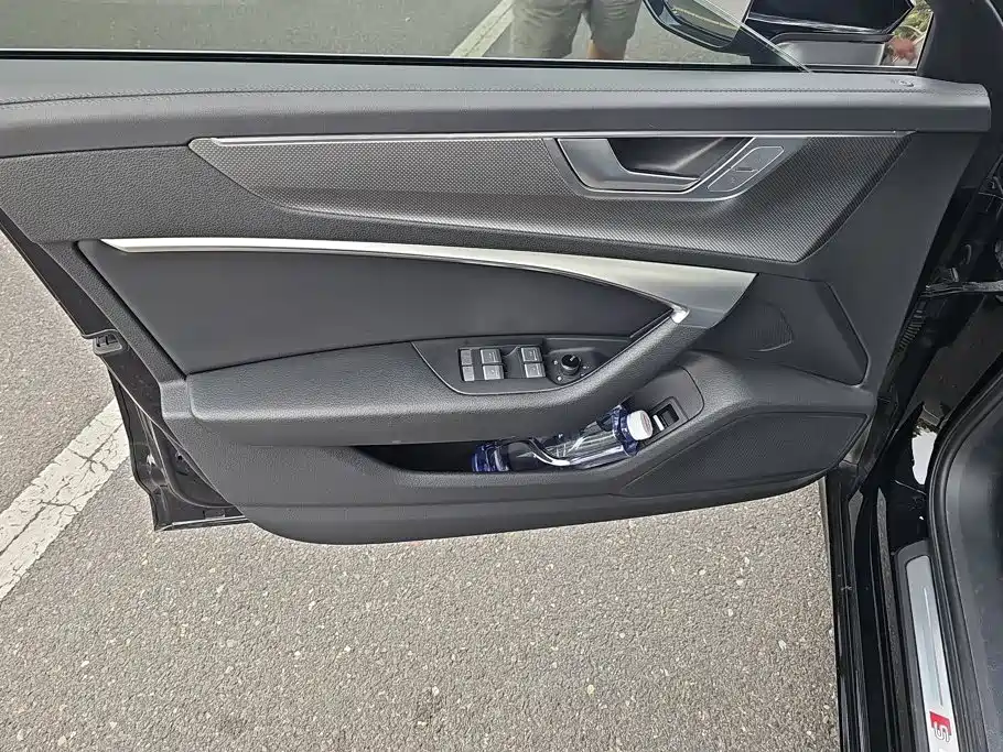 Audi A6L — миниатюра 7