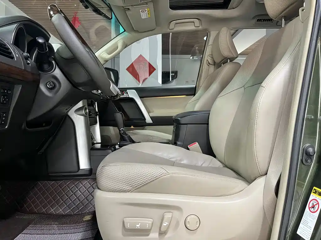 Toyota Land Cruiser Prado 2010 4.0L AT VX NAVI