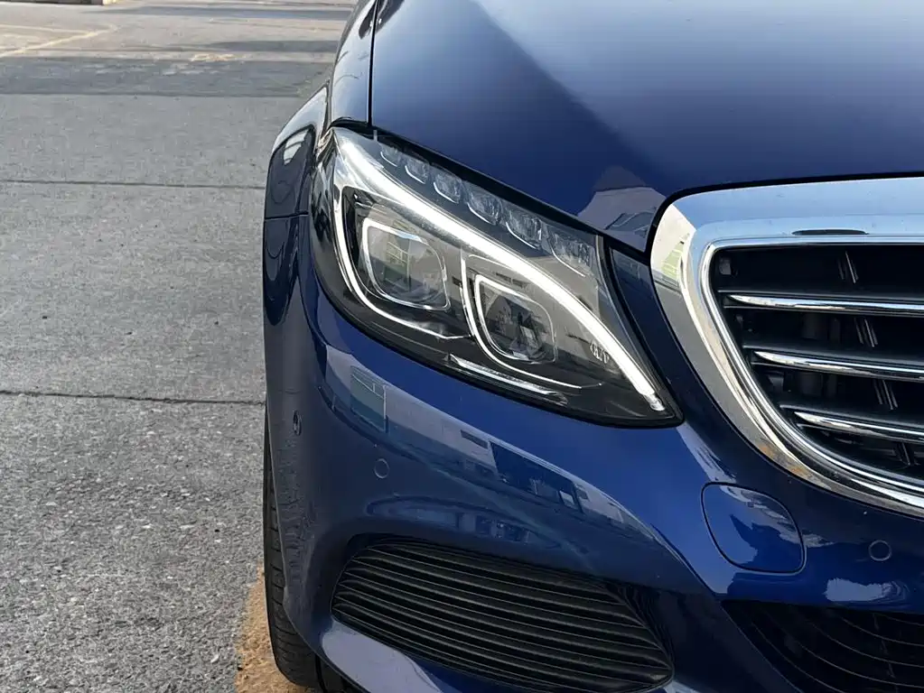 Mercedes-Benz C-Class — миниатюра 8
