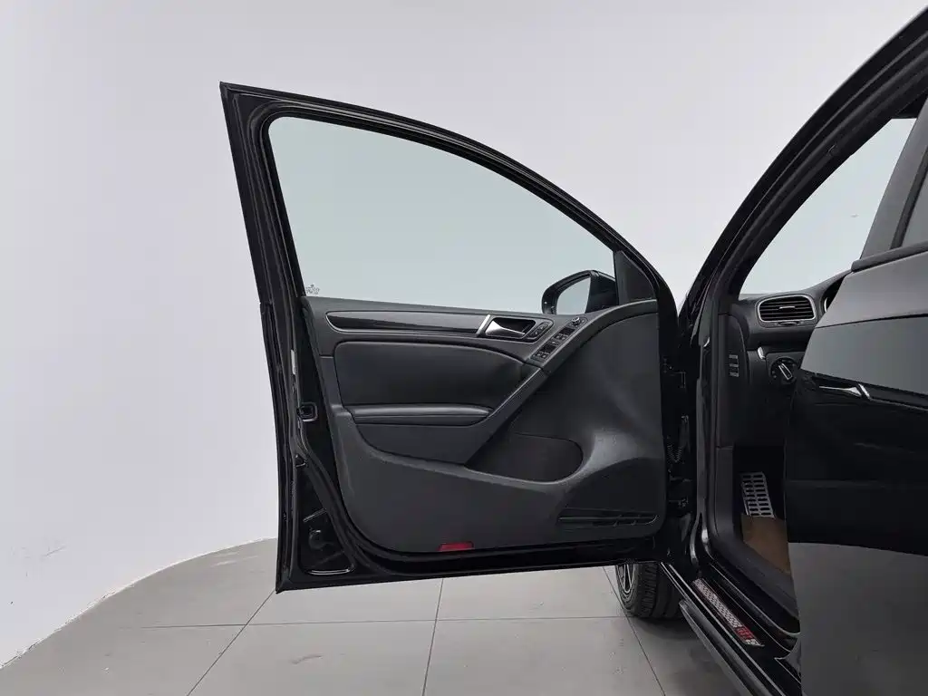 Volkswagen Golf GTI — миниатюра 8