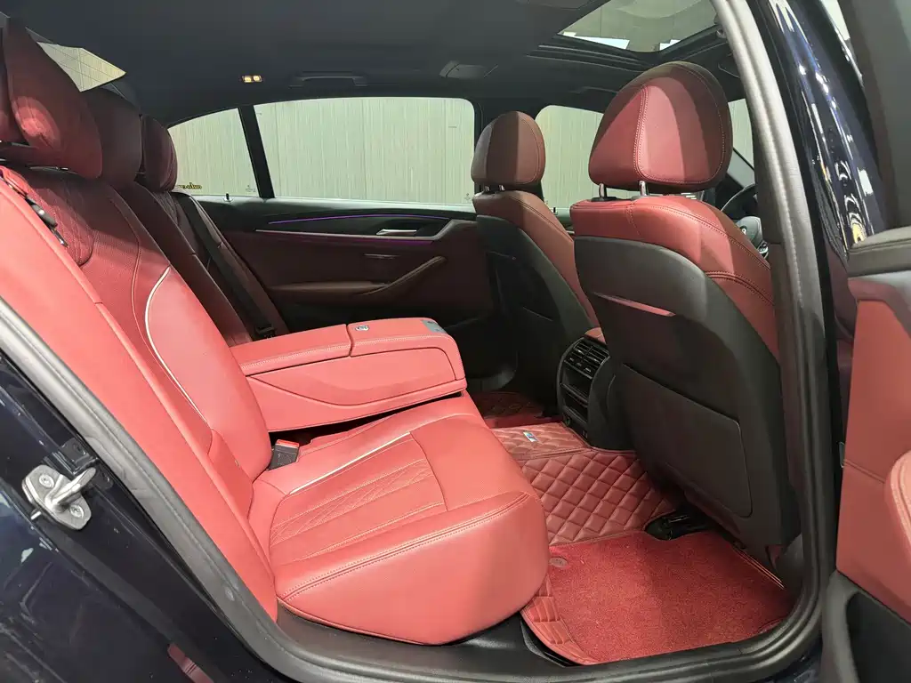 BMW 5 Series — миниатюра 14