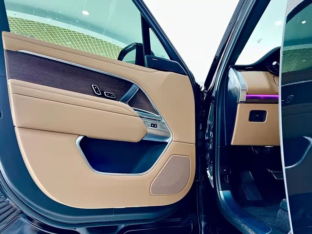 Land Rover Range Rover — миниатюра 22