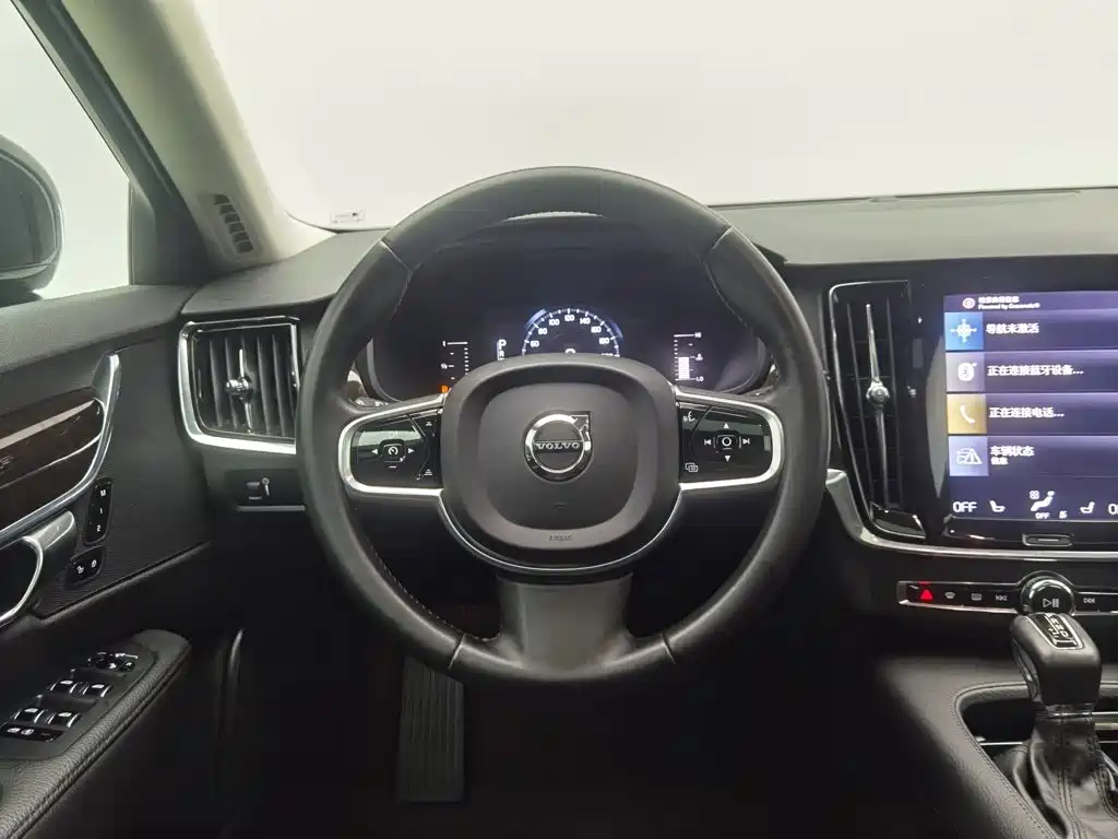 Volvo S90 — миниатюра 11