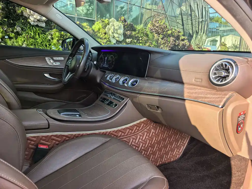 Mercedes-Benz E-Class — миниатюра 9