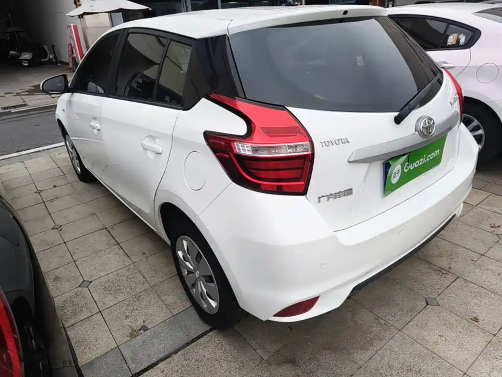 Toyota Yaris L — миниатюра 5