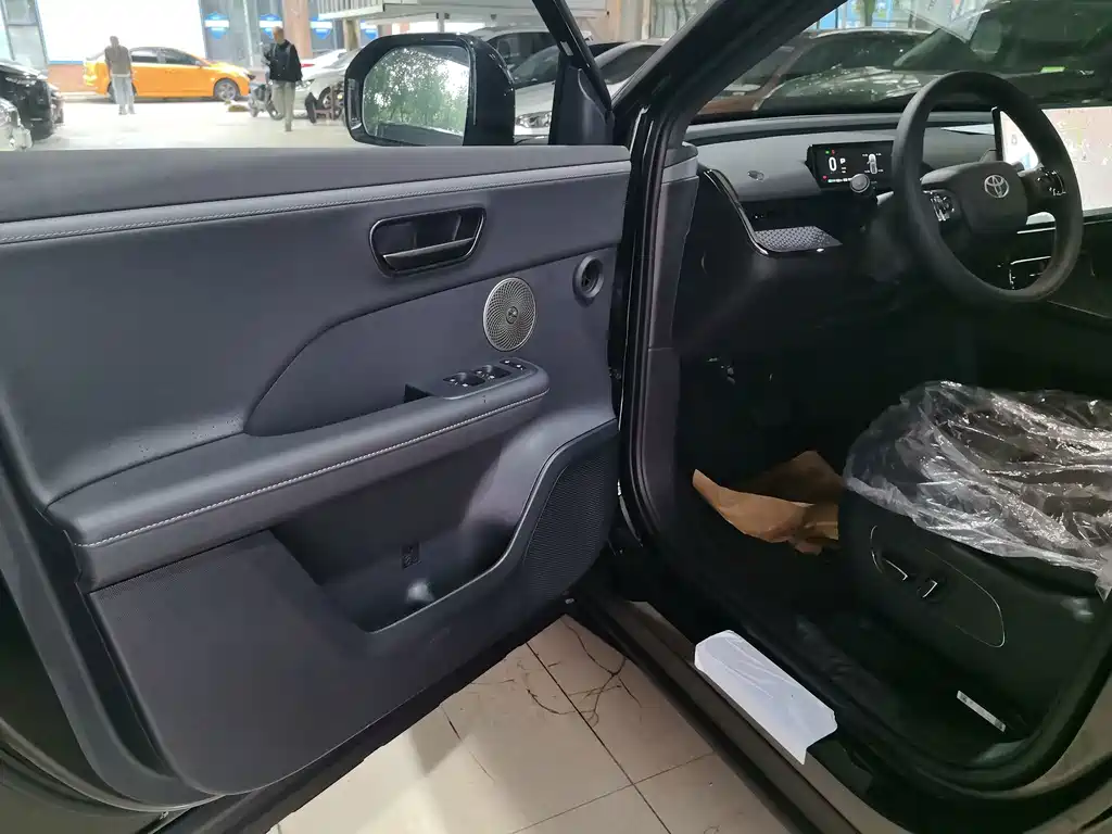 Toyota bZ3X — миниатюра 3