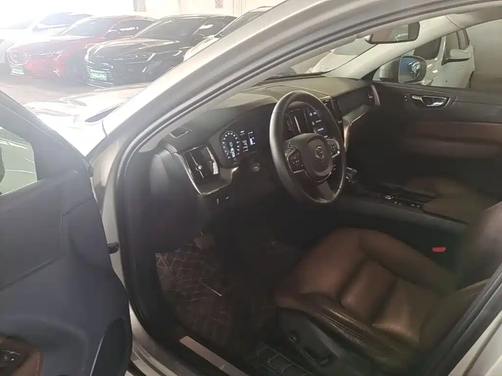 Volvo XC60 — миниатюра 19
