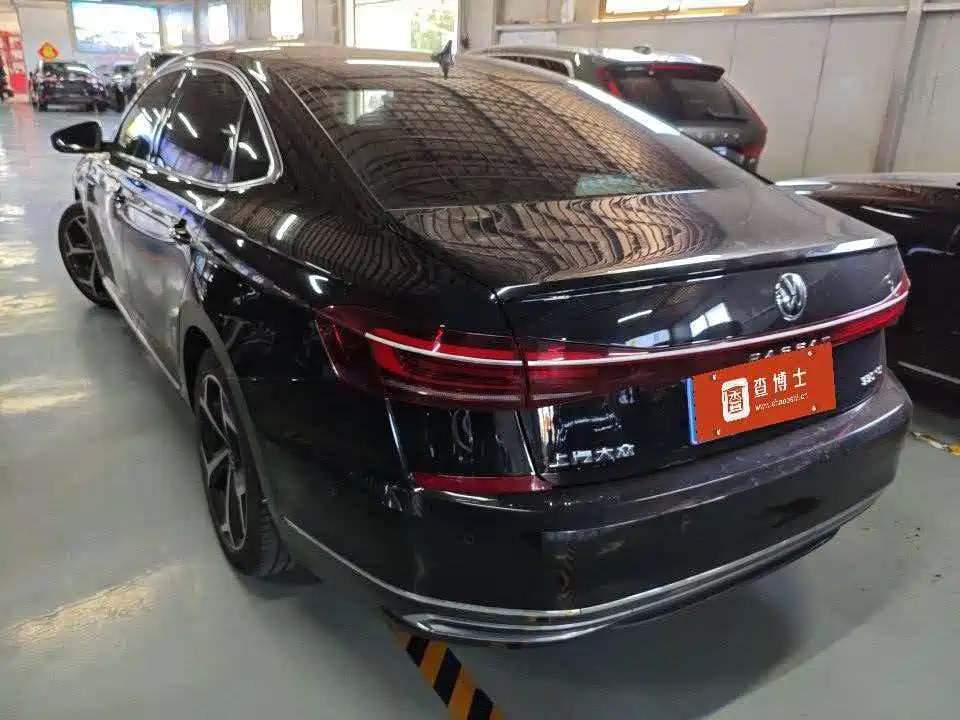 Volkswagen Passat 2023 330TSI Luxury