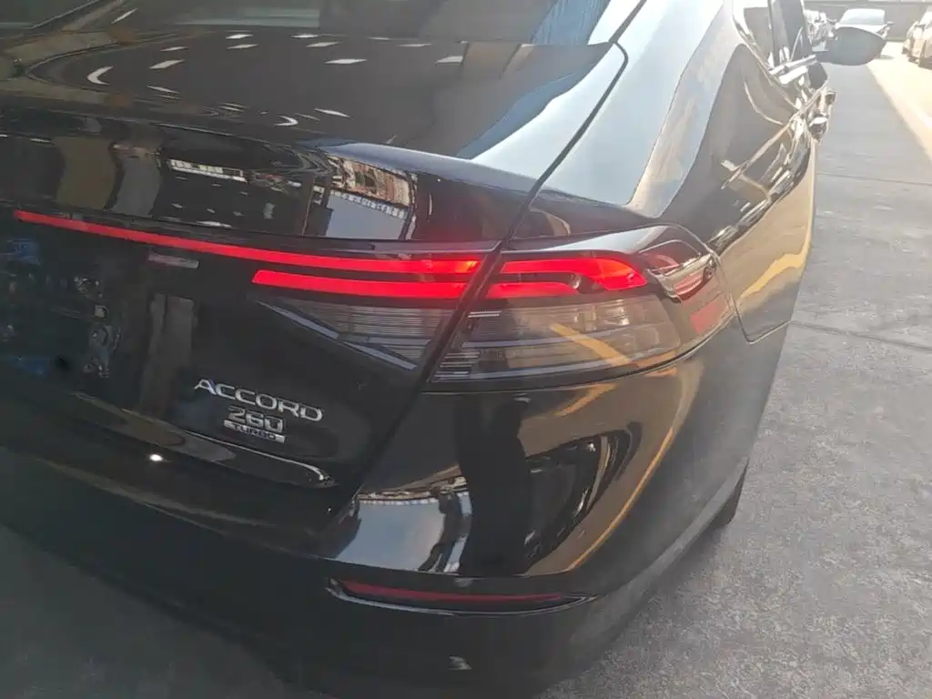 Honda Accord — миниатюра 8