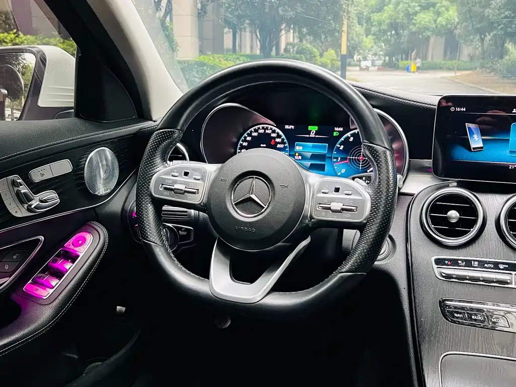 Mercedes-Benz C-Class — миниатюра 6