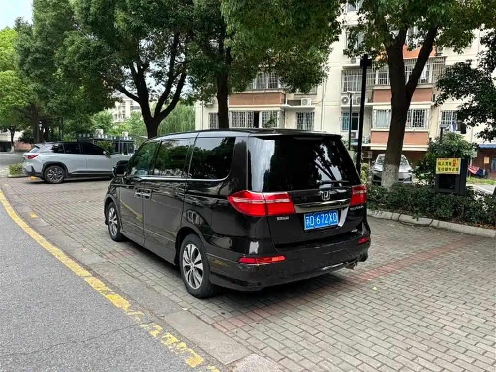 Honda Elysion 2012 2.4L VTi-S Luxury