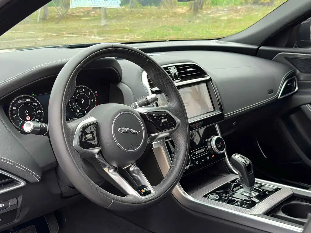 Jaguar XEL 2023 2.0T 250PS R-DYNAMIC S Sport