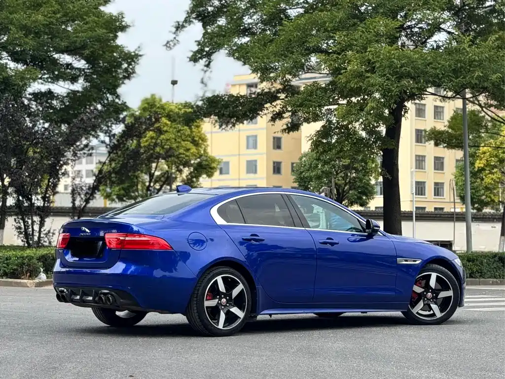 Jaguar XE — миниатюра 4
