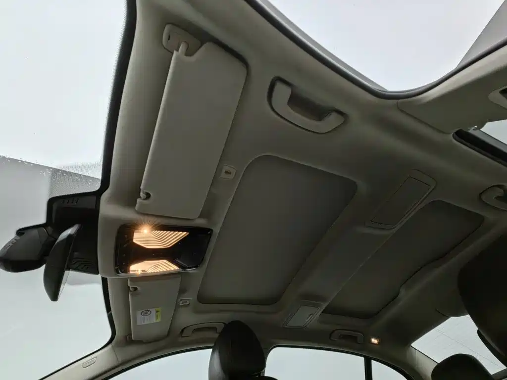 BMW 5 Series New Energy — миниатюра 14